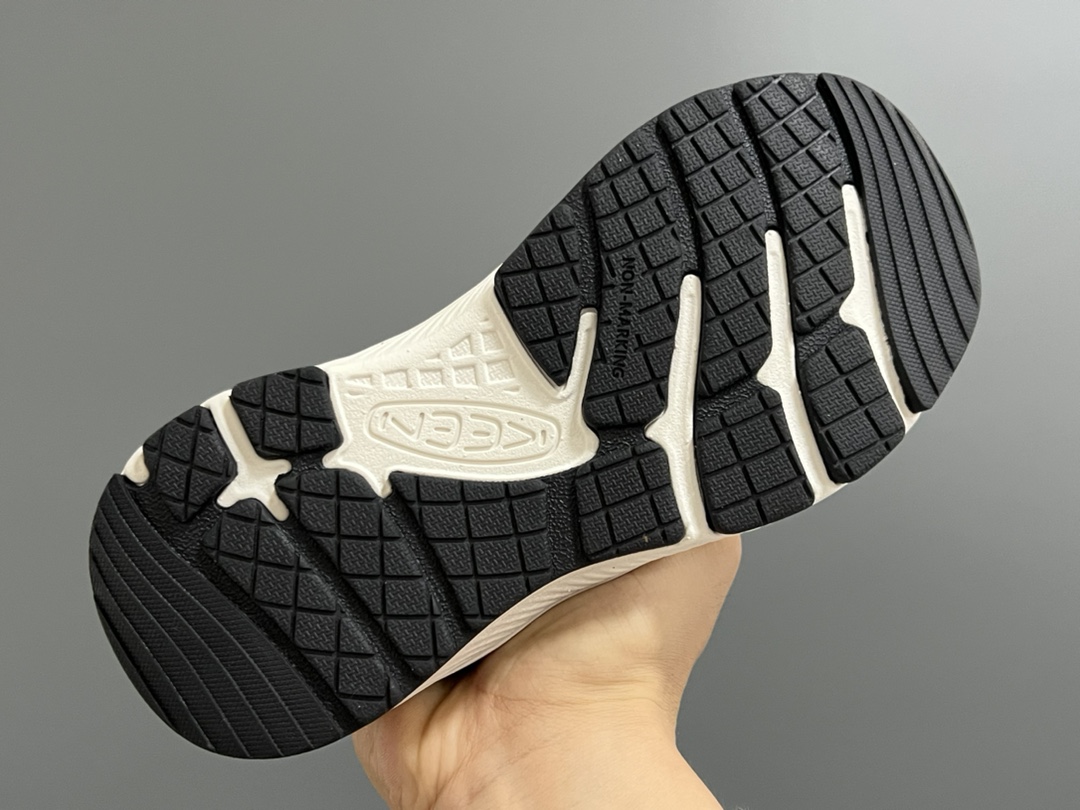 图片[5]-KEEN潮牌新款MOTOZOA超轻户外儿童跑鞋 尺码：23-37码 户外大佬—KEEN系列🆕 高端1：1原版定制，代购一鞋难求🔥 防踢护鞋头设计，透气性网面拼接☁️. 独家定制耐磨防滑大底，满足户外各种地形和运动需求✌🏻-选品中心