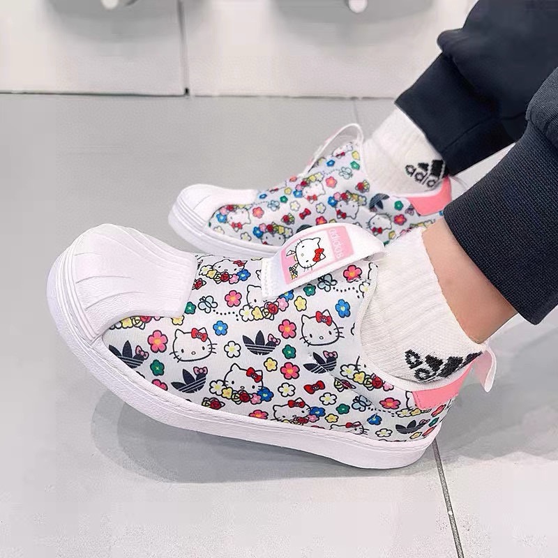 图片[8]-AD 专G版贝壳头经典一脚蹬儿童运动鞋 尺码：22-35码 经典款一脚蹬是阿迪童鞋的鼻祖，空气棉鞋面材质，一体式软贝壳头鞋底很好的保护了容易磕碰的小脚丫，鞋底蜂窝呈蜂窝状防滑耐磨，打开鞋垫来细看，鞋底的冲孔底，鞋底采用记忆海绵，都与正品一致，本店必入单品，入园首选❤️推荐自留❤️-选品中心