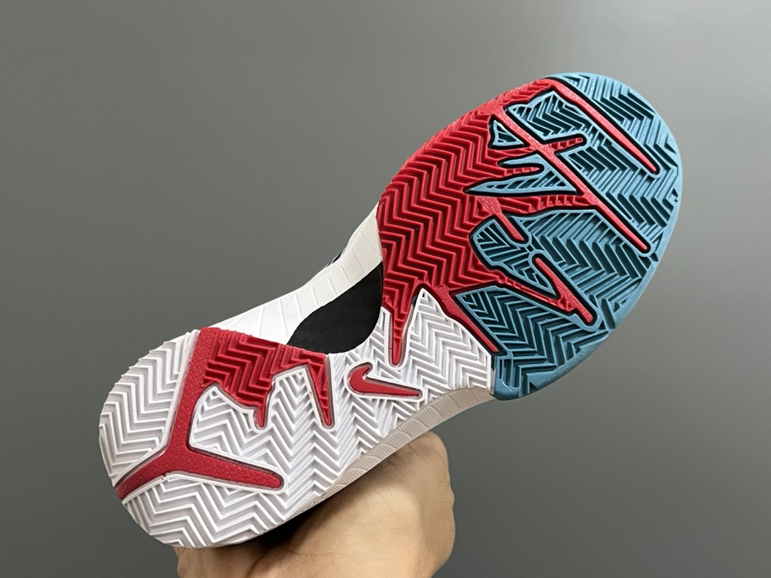 图片[4]-NK 科比4 大童儿童篮球鞋 尺码：30-41码 科比4代新款🆕 大童码数满足青少年需求✌🏻 橡胶耐磨防滑大底，脚感超赞👍🏻 优质皮料拼接，质感满分💯-选品中心