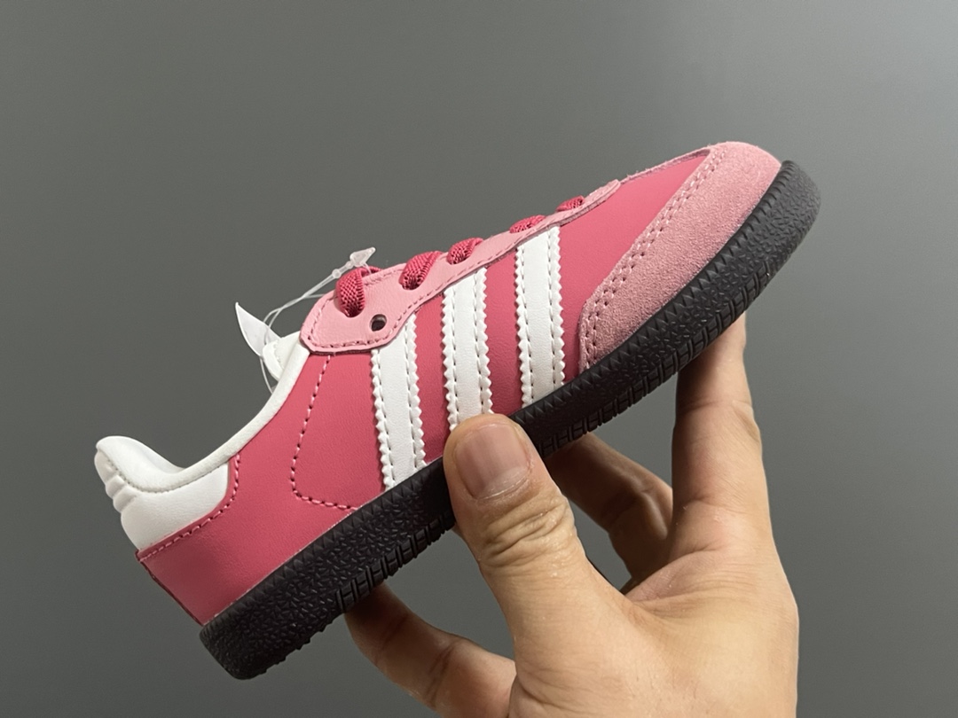 图片[6]-A家新款专G版德训松紧带儿童休闲鞋 尺码：24-37码 爆款亲子德训鞋🔥 优质马毛、反毛皮、头层皮料拼接，质感高级细腻☁️ 松紧带设计，轻松穿脱，搭配可替换鞋带，轻松调换✌🏻 原装橡胶耐磨防滑大底，满足日常需求👍🏻 细节做工满分，自留推荐❤️-选品中心