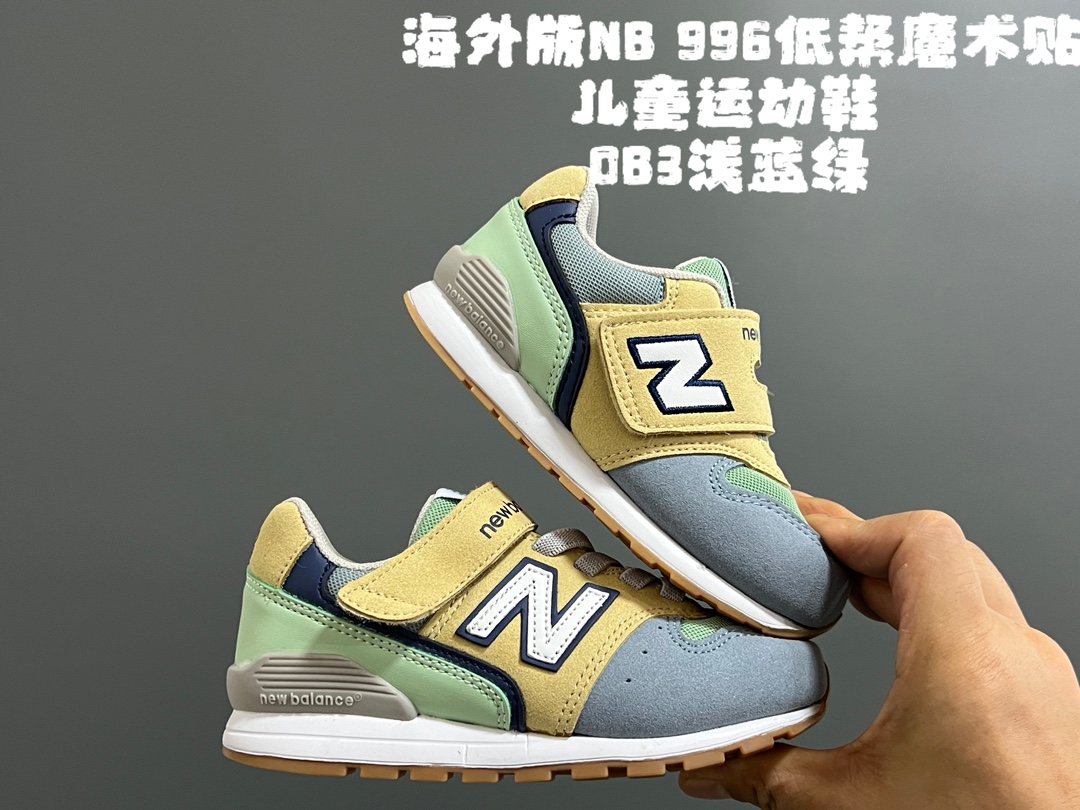 图片[4]-海外版牛B 996低帮魔术贴儿童运动鞋 尺码：24-37.5码 24-27.5码为小童，28-37.5码为大童 小童大魔术贴，大童魔术贴➕松紧带设计 优质皮料拼接，质感满满💯 橡胶耐磨防滑大底✔️ 脚感超赞👍🏻-选品中心