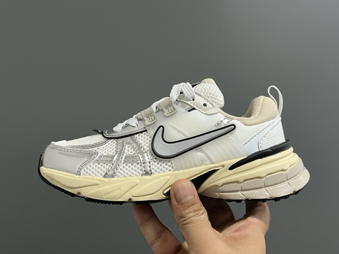 图片[4]-新工厂 NK V2K鞋带扣儿童老爹鞋26-35码 经典V2K老爹款式🆕 优质皮料拼接，质感满满‼️ 橡胶耐磨防滑大底，脚感超赞👍🏻 鞋带扣设计，穿脱超方便✌🏻-选品中心