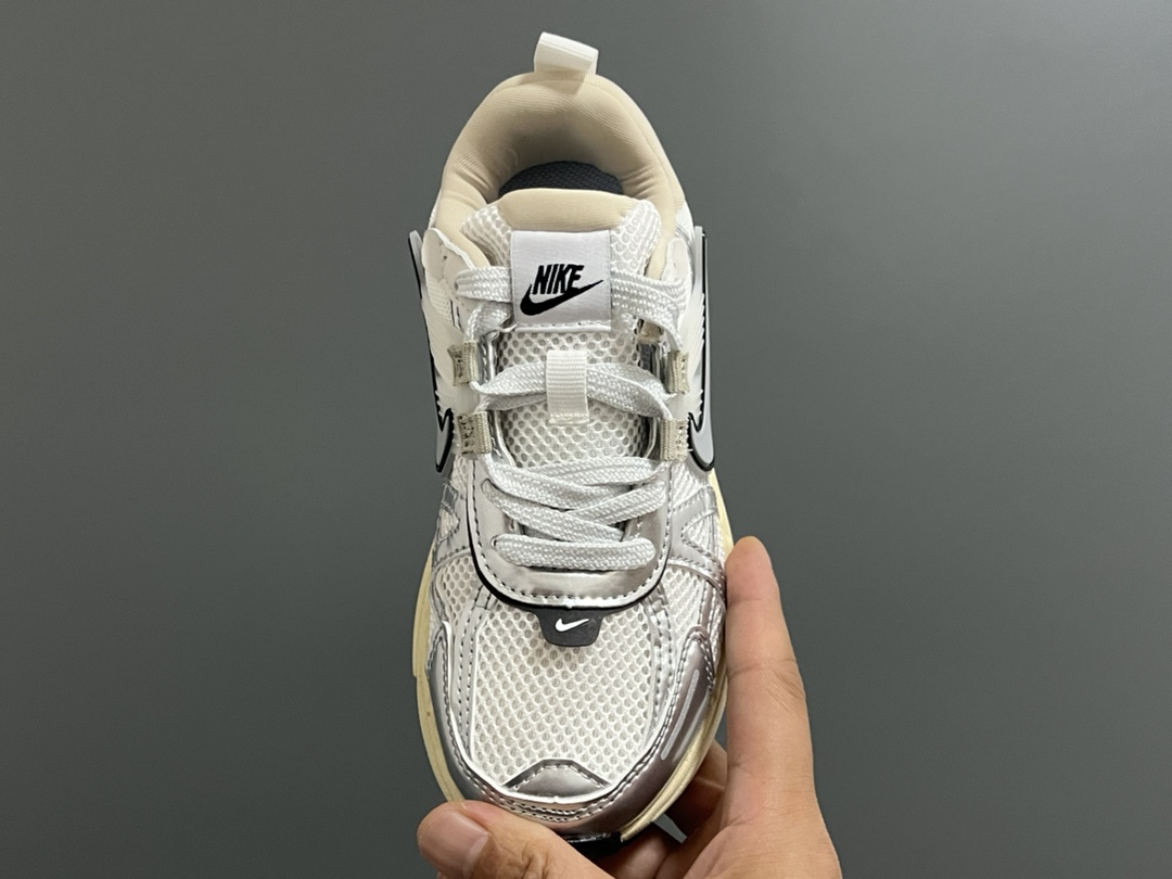 图片[8]-新工厂 NK V2K鞋带扣儿童老爹鞋26-35码 经典V2K老爹款式🆕 优质皮料拼接，质感满满‼️ 橡胶耐磨防滑大底，脚感超赞👍🏻 鞋带扣设计，穿脱超方便✌🏻-选品中心