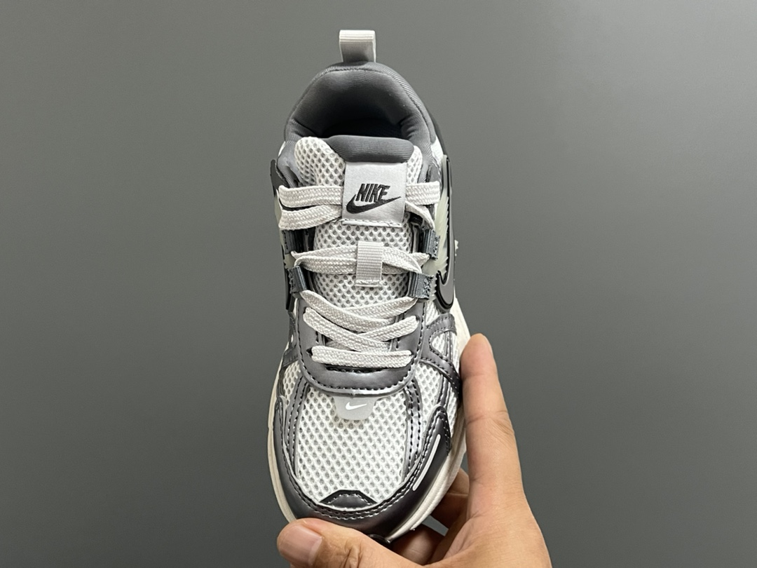 图片[8]-新工厂 NK V2K鞋带扣儿童老爹鞋26-35码 经典V2K老爹款式🆕 优质皮料拼接，质感满满‼️ 橡胶耐磨防滑大底，脚感超赞👍🏻 鞋带扣设计，穿脱超方便✌🏻-选品中心