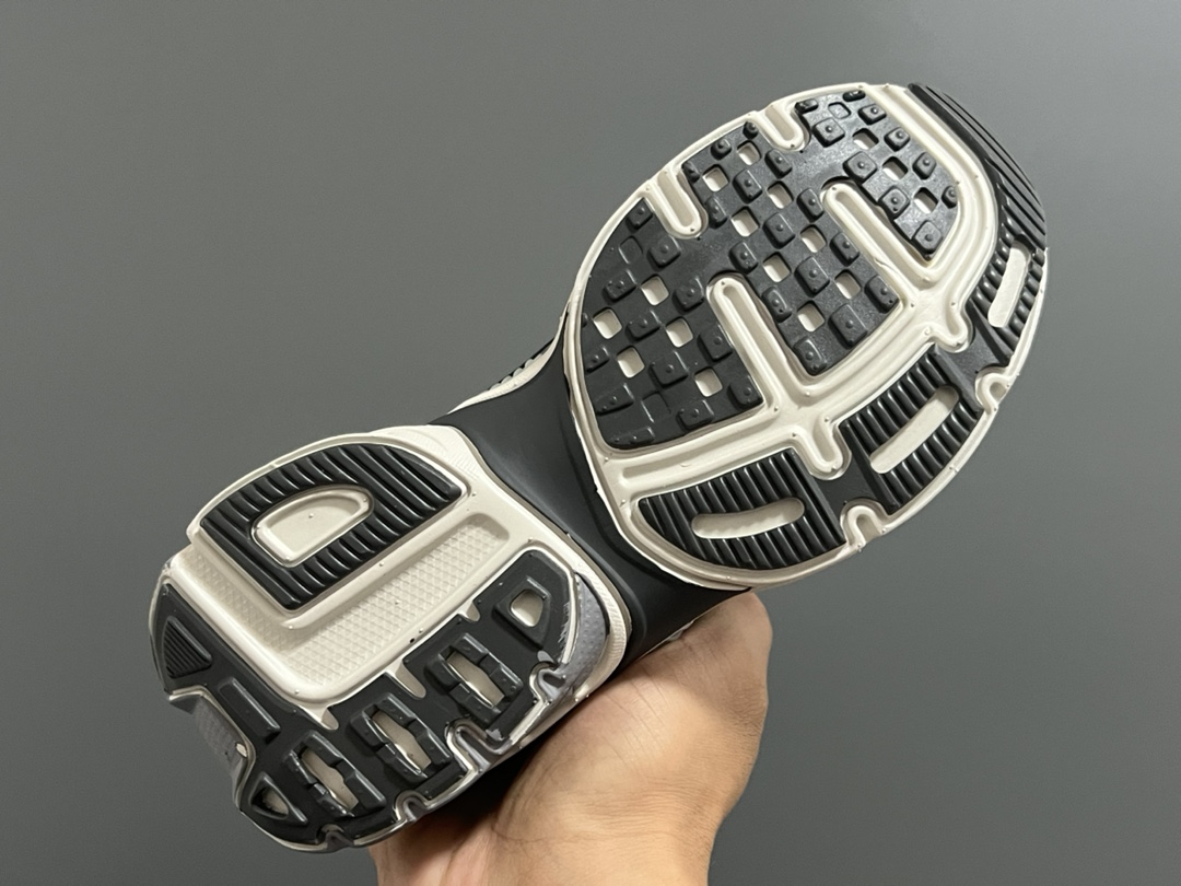 图片[5]-新工厂 NK V2K鞋带扣儿童老爹鞋26-35码 经典V2K老爹款式🆕 优质皮料拼接，质感满满‼️ 橡胶耐磨防滑大底，脚感超赞👍🏻 鞋带扣设计，穿脱超方便✌🏻-选品中心