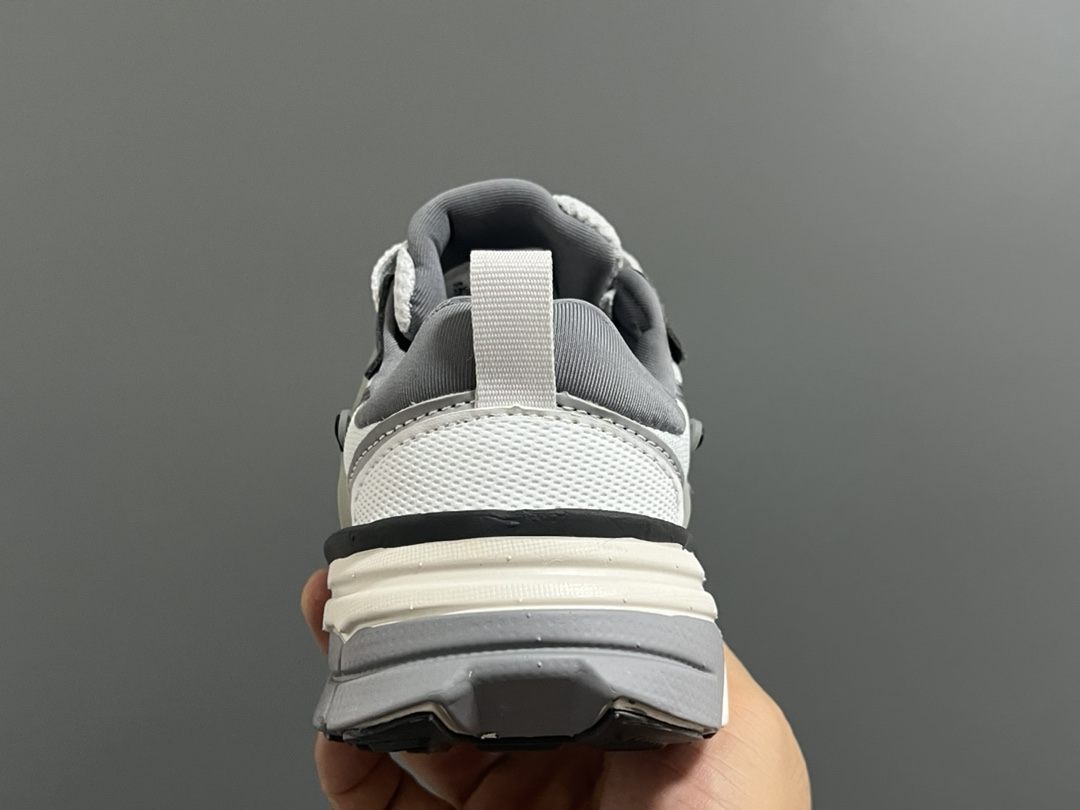 图片[7]-新工厂 NK V2K鞋带扣儿童老爹鞋26-35码 经典V2K老爹款式🆕 优质皮料拼接，质感满满‼️ 橡胶耐磨防滑大底，脚感超赞👍🏻 鞋带扣设计，穿脱超方便✌🏻-选品中心