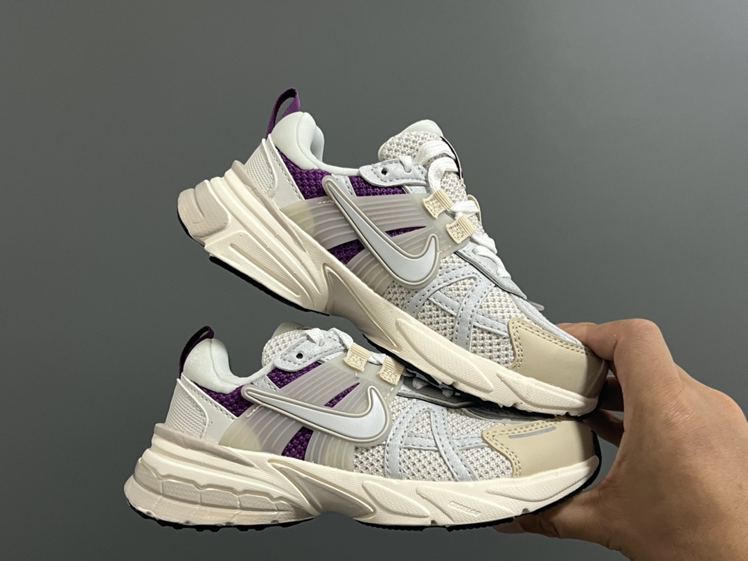 图片[9]-NK 新款V2K鞋带扣儿童老爹鞋 尺码：26-35码 经典V2K老爹款式🆕 上脚超酷🆒 优质皮料拼接，质感满满‼️ 橡胶耐磨防滑大底，脚感超赞👍🏻 鞋带扣设计，穿脱超方便✌🏻-选品中心