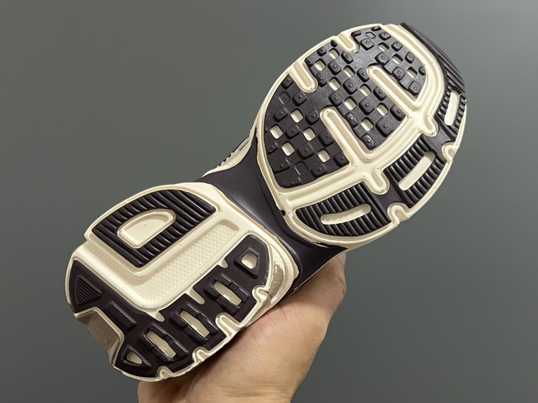 图片[5]-NK 新款V2K鞋带扣儿童老爹鞋 尺码：26-35码 经典V2K老爹款式🆕 上脚超酷🆒 优质皮料拼接，质感满满‼️ 橡胶耐磨防滑大底，脚感超赞👍🏻 鞋带扣设计，穿脱超方便✌🏻-选品中心