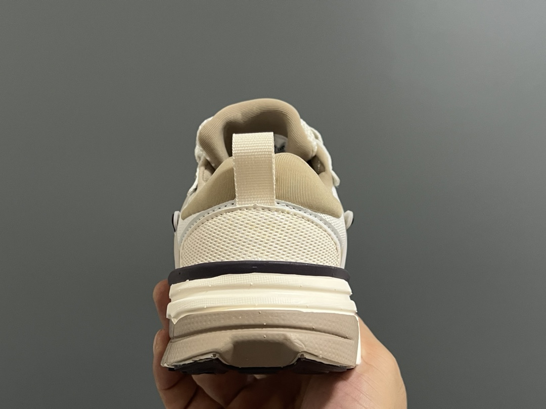 图片[7]-NK 新款V2K鞋带扣儿童老爹鞋 尺码：26-35码 经典V2K老爹款式🆕 上脚超酷🆒 优质皮料拼接，质感满满‼️ 橡胶耐磨防滑大底，脚感超赞👍🏻 鞋带扣设计，穿脱超方便✌🏻-选品中心