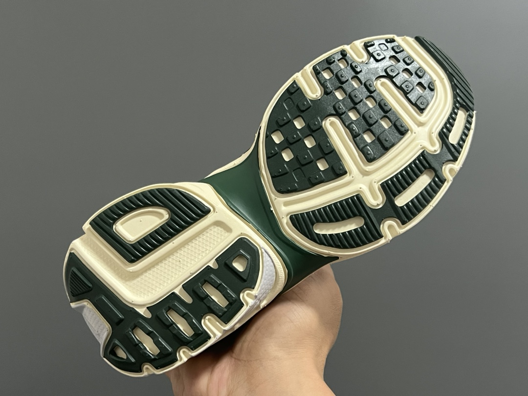 图片[5]-新工厂 NK V2K鞋带扣儿童老爹鞋26-35码 经典V2K老爹款式🆕 优质皮料拼接，质感满满‼️ 橡胶耐磨防滑大底，脚感超赞👍🏻 鞋带扣设计，穿脱超方便✌🏻-选品中心