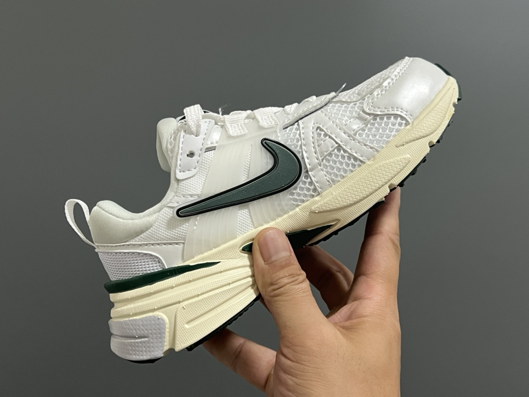 图片[6]-新工厂 NK V2K鞋带扣儿童老爹鞋26-35码 经典V2K老爹款式🆕 优质皮料拼接，质感满满‼️ 橡胶耐磨防滑大底，脚感超赞👍🏻 鞋带扣设计，穿脱超方便✌🏻-选品中心