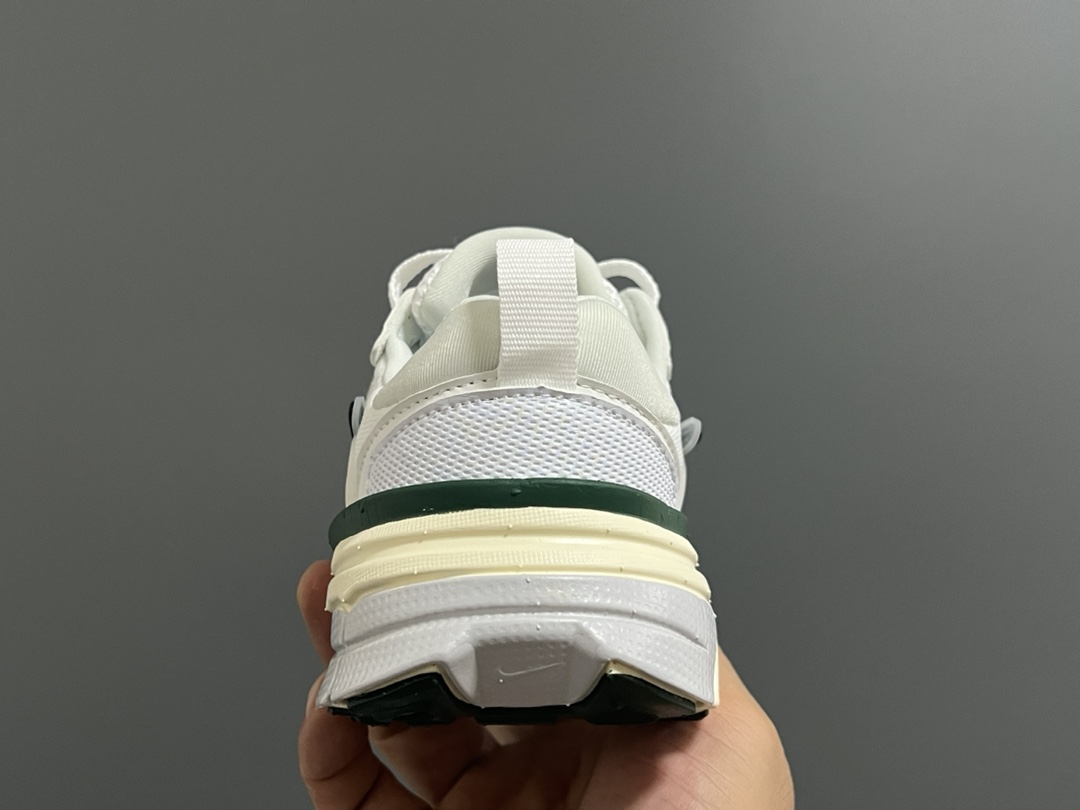 图片[7]-新工厂 NK V2K鞋带扣儿童老爹鞋26-35码 经典V2K老爹款式🆕 优质皮料拼接，质感满满‼️ 橡胶耐磨防滑大底，脚感超赞👍🏻 鞋带扣设计，穿脱超方便✌🏻-选品中心