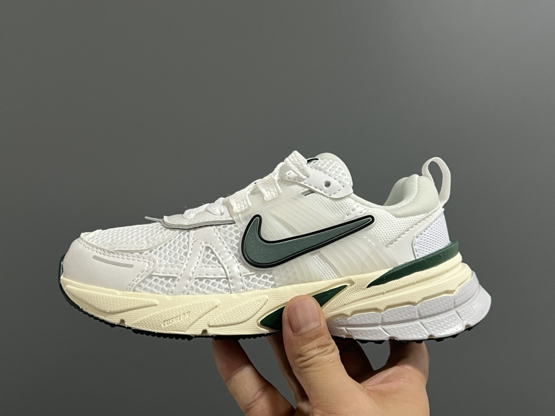 图片[4]-新工厂 NK V2K鞋带扣儿童老爹鞋26-35码 经典V2K老爹款式🆕 优质皮料拼接，质感满满‼️ 橡胶耐磨防滑大底，脚感超赞👍🏻 鞋带扣设计，穿脱超方便✌🏻-选品中心