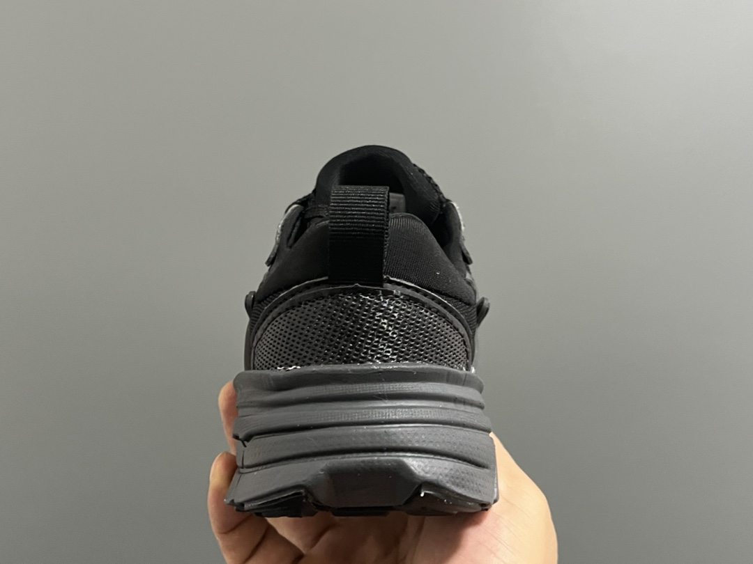 图片[7]-NK 新款V2K鞋带扣儿童老爹鞋 尺码：26-35码 经典V2K老爹款式🆕 上脚超酷🆒 优质皮料拼接，质感满满‼️ 橡胶耐磨防滑大底，脚感超赞👍🏻 鞋带扣设计，穿脱超方便✌🏻-选品中心