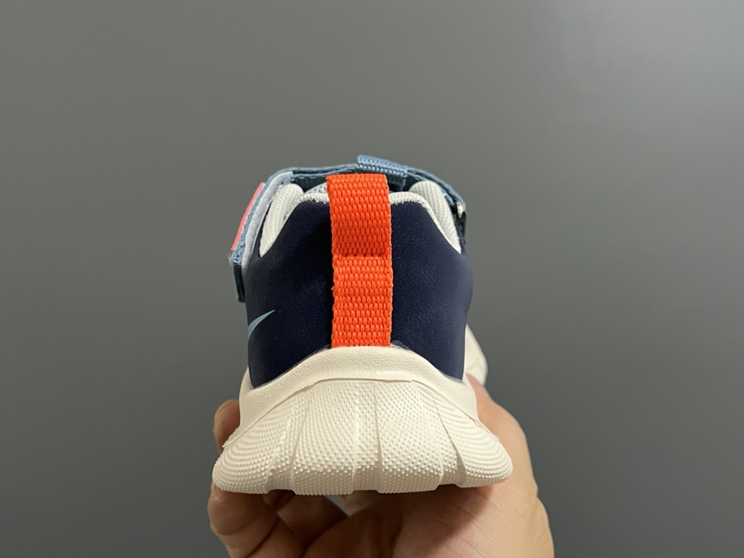 图片[7]-价格调整 NK新款交叉魔术贴儿童运动鞋 尺码：27-37码 包头款式设计，保护稚嫩脚丫🦶 交叉魔术贴设计，穿脱方便✌🏻 耐磨防滑大底，脚感超赞👍🏻-选品中心