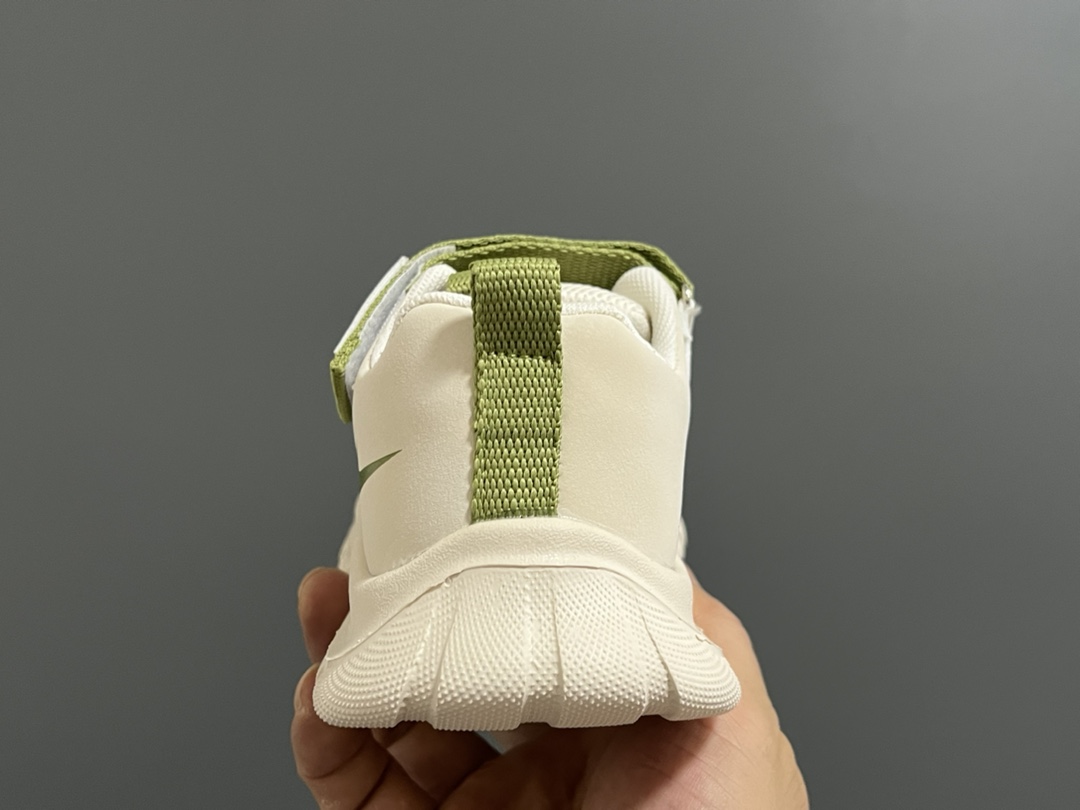 图片[7]-价格调整 NK新款交叉魔术贴儿童运动鞋 尺码：27-37码 包头款式设计，保护稚嫩脚丫🦶 交叉魔术贴设计，穿脱方便✌🏻 耐磨防滑大底，脚感超赞👍🏻-选品中心