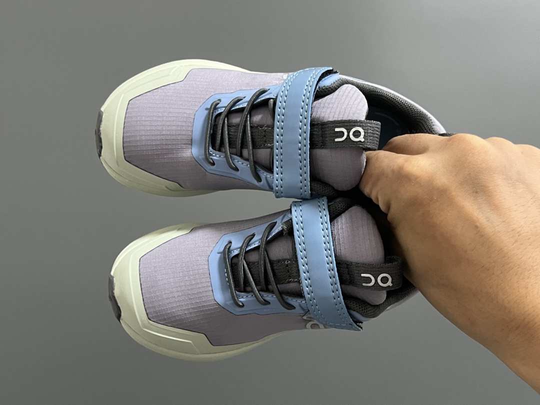 昂跑秋冬魔术贴松紧带儿童舒适缓震运动鞋 尺码：26-37.5码 来自瑞士🇨🇭的小众品牌🆕 超轻跑鞋款式，透气舒适☁️ 独特的Cloudtec鞋底科技，满足日常生活👍🏻 魔术贴➕松紧带设计，穿脱方便✔️-选品中心