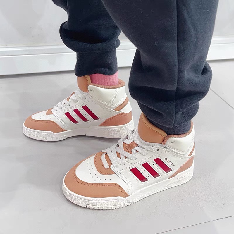 图片[9]-开学推荐 新年价‼️‼️‼️ A家DROP STEP新年款龙年生肖儿童高帮板鞋 尺码：24-37码 新年龙年生肖配色，太好看啦✨ 时髦又洋气的高帮系列🆕 优质皮料拼接，质感满分💯 松紧带设计，穿脱方便✌🏻 附赠鞋带一对，轻松替换‼️ 橡胶耐磨防滑大底，脚感超赞👍🏻-选品中心