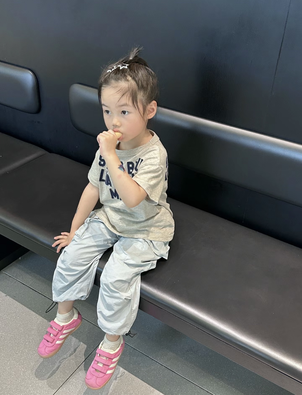 图片[7]-AD新款gazelle儿童魔术贴休闲鞋24-37码 超嗲的配色，上脚超好看😍 大小童魔术贴区分🆚匠心打造❤️ 橡胶耐磨防滑大底，脚感超赞👍🏻-选品中心