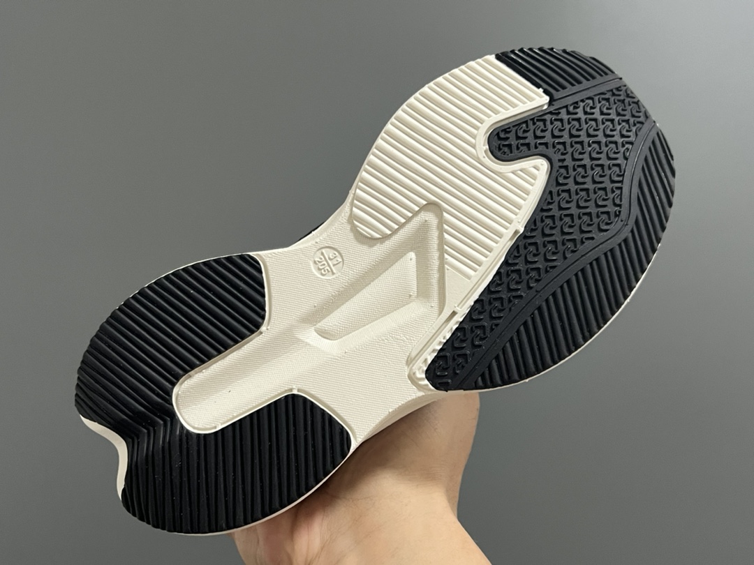 图片[5]-登月 NK 新款大勾锁扣儿童运动鞋 尺码：26-37码 经典大勾，时髦又洋气✨ 精致锁扣设计，穿脱方便✌🏻 耐磨防滑大底，脚感不言而喻☁️-选品中心