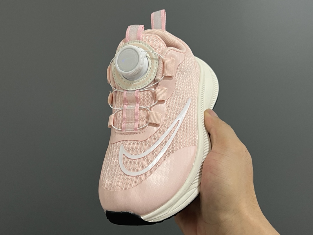 图片[3]-登月 NK 新款大勾锁扣儿童运动鞋 尺码：26-37码 经典大勾，时髦又洋气✨ 精致锁扣设计，穿脱方便✌🏻 耐磨防滑大底，脚感不言而喻☁️-选品中心