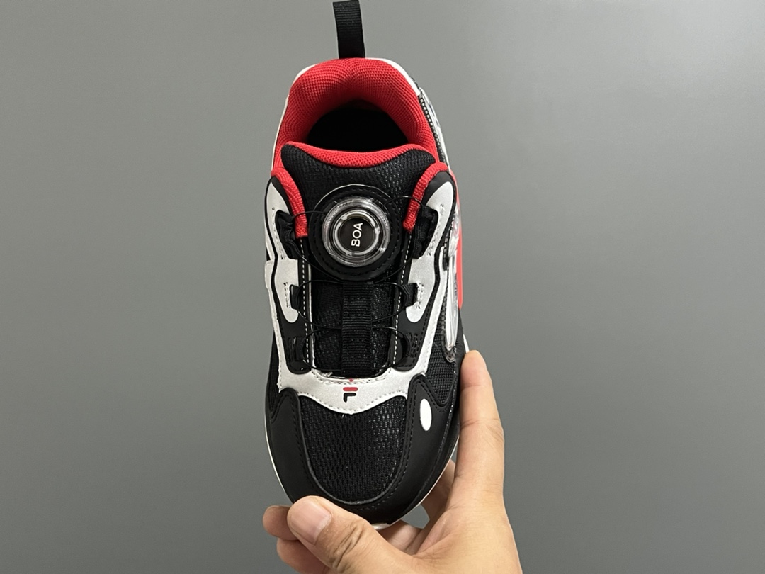 图片[8]-菲LE新款鲸鱼锁扣儿童运动鞋 尺码：32-35码 真正的国外订单尾货🆕 专G同步新品❤️ 原装鞋面材料，质感满分 超轻胶囊大底，脚感超赞👍🏻 精致BOA锁扣，超级好穿✔️-选品中心