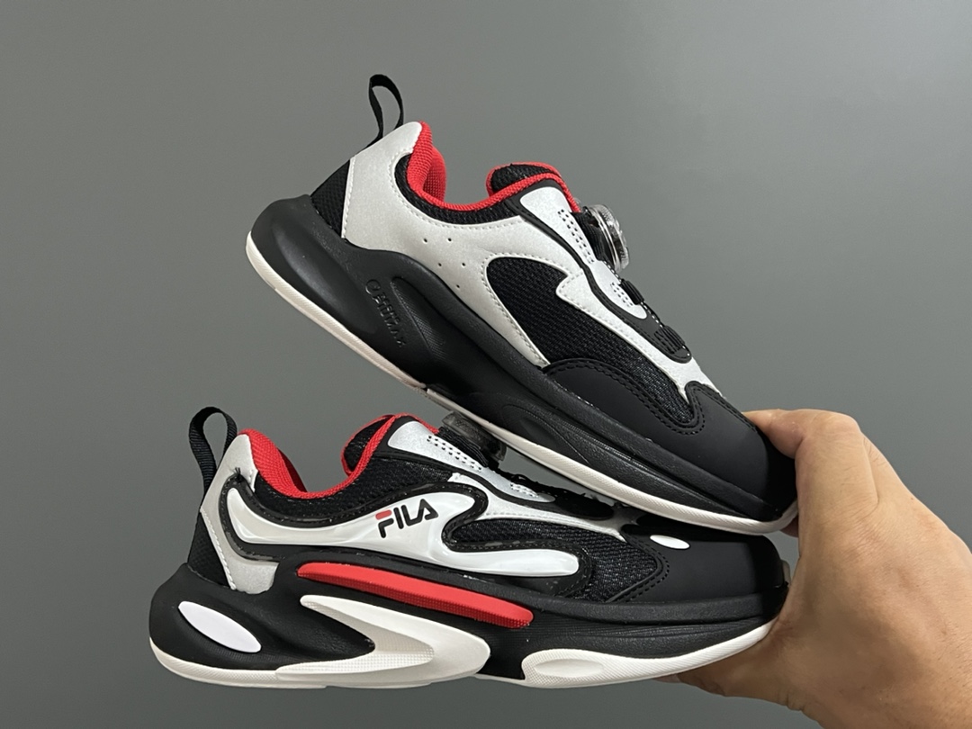 图片[9]-菲LE新款鲸鱼锁扣儿童运动鞋 尺码：32-35码 真正的国外订单尾货🆕 专G同步新品❤️ 原装鞋面材料，质感满分 超轻胶囊大底，脚感超赞👍🏻 精致BOA锁扣，超级好穿✔️-选品中心