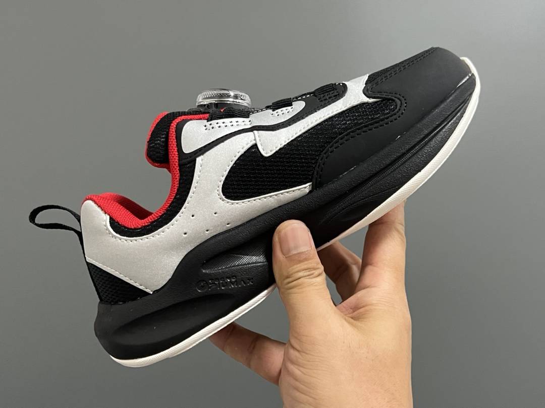 图片[6]-菲LE新款鲸鱼锁扣儿童运动鞋 尺码：32-35码 真正的国外订单尾货🆕 专G同步新品❤️ 原装鞋面材料，质感满分 超轻胶囊大底，脚感超赞👍🏻 精致BOA锁扣，超级好穿✔️-选品中心