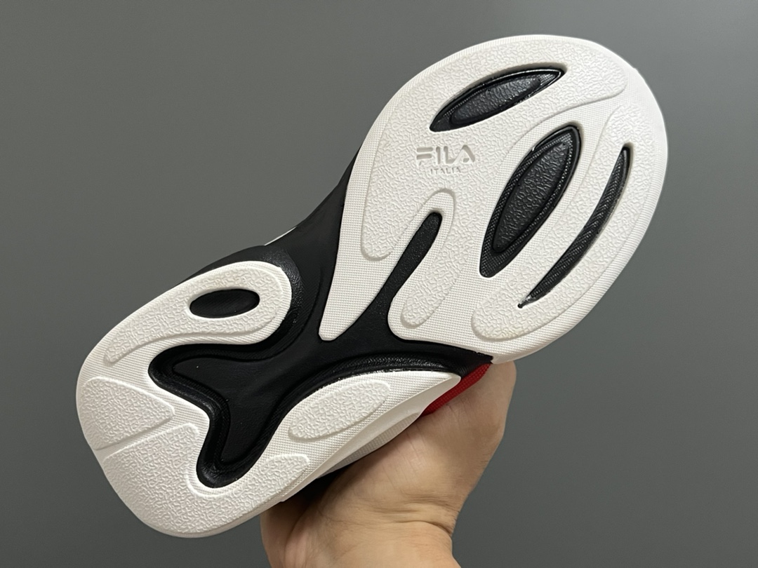 图片[5]-菲LE新款鲸鱼锁扣儿童运动鞋 尺码：32-35码 真正的国外订单尾货🆕 专G同步新品❤️ 原装鞋面材料，质感满分 超轻胶囊大底，脚感超赞👍🏻 精致BOA锁扣，超级好穿✔️-选品中心