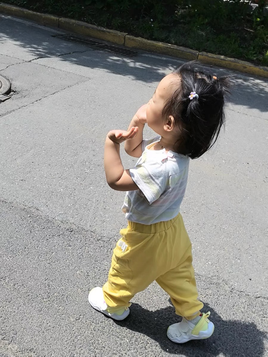 图片[6]-乔丹小鲨鱼网纱儿童一脚蹬魔术贴运动鞋22-37码 网纱拼接设计，透气又舒适☁️ 一脚蹬➕魔术贴，轻松调节✌🏻 大小童鞋底匠心打造，，脚感太赞啦👍🏻-选品中心