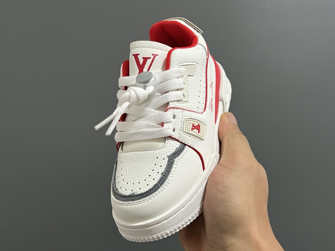 图片[3]-L家新款时尚鞋带扣儿童板鞋 尺码：26-37码 经典大牌板鞋🆕 百搭又时髦✨ 鞋带扣设计穿脱方便✌🏻 优质皮料拼接，质感满满💯-选品中心