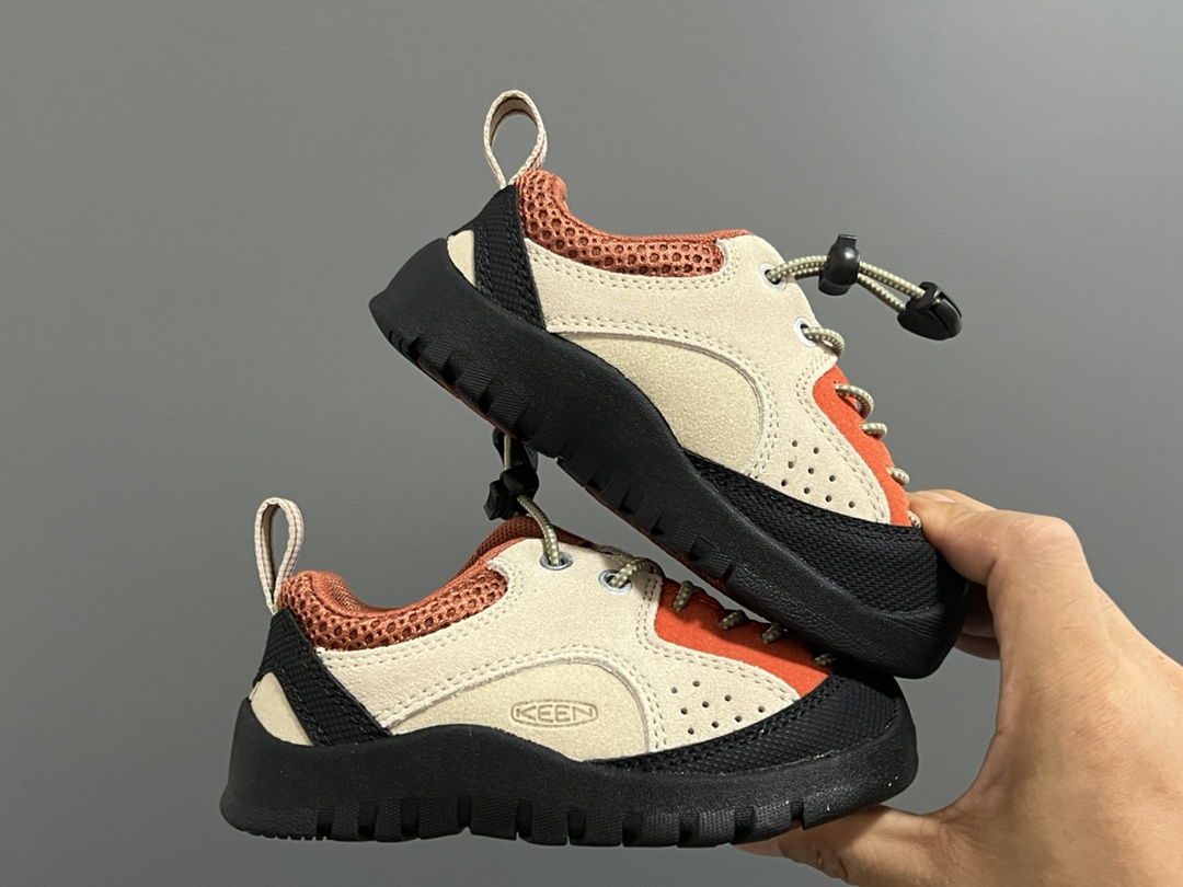 图片[9]-‼️‼️‼️ KEE*潮牌二代儿童亲子款户外登山鞋 尺码：24-34码 经典二代户外登山鞋🔥 优质皮料拼接，包头款式设计✔️ 橡胶耐磨防滑大底，脚感超赞👍🏻-选品中心