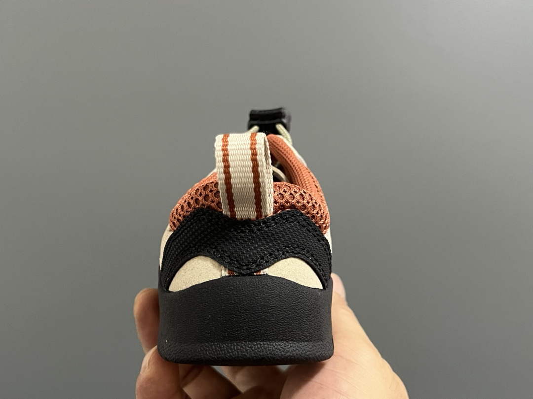 图片[7]-‼️‼️‼️ KEE*潮牌二代儿童亲子款户外登山鞋 尺码：24-34码 经典二代户外登山鞋🔥 优质皮料拼接，包头款式设计✔️ 橡胶耐磨防滑大底，脚感超赞👍🏻-选品中心