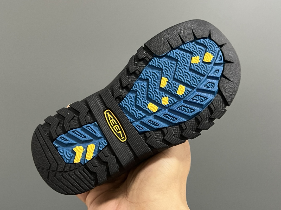 图片[8]-KEE*潮牌二代儿童亲子款户外登山鞋 尺码：24-34码 经典二代户外登山鞋🔥 优质皮料拼接，包头款式设计✔️ 橡胶耐磨防滑大底，脚感超赞👍🏻-选品中心