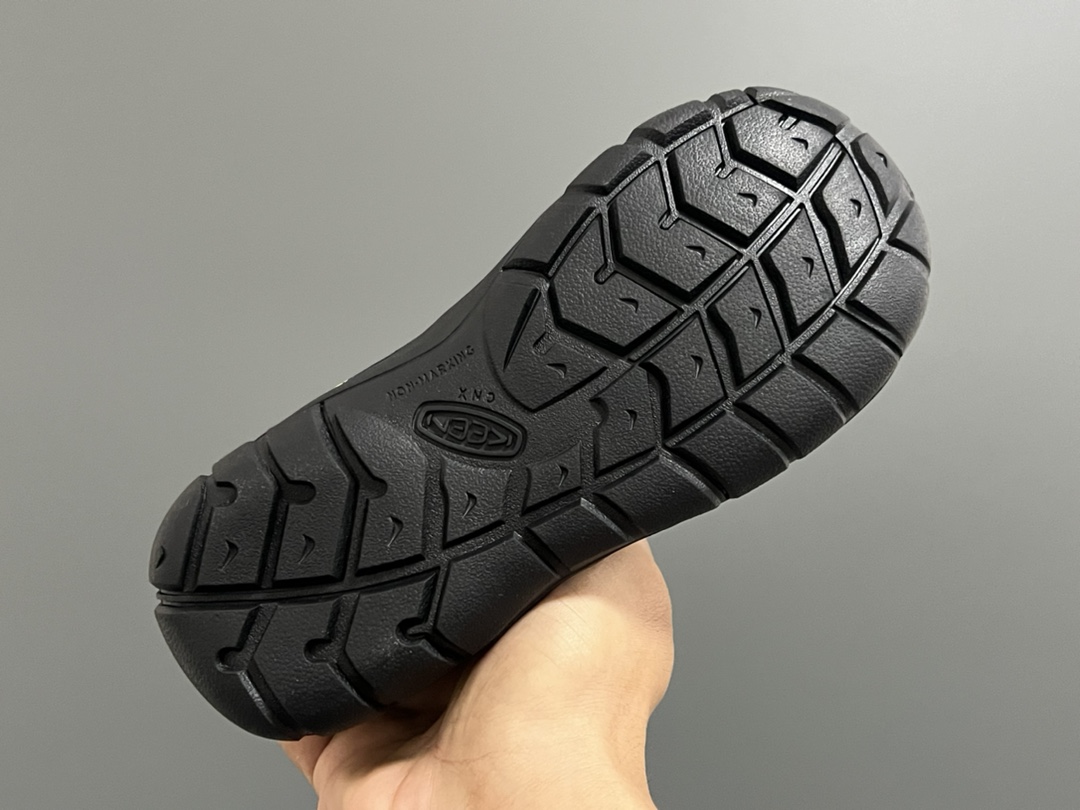 图片[5]-KEE*潮牌新款chandler 2cnx 冒险款户外网面儿童运动鞋 尺码：24-37码 KEEN专柜同步新品🆕 户外大佬出品，必备时尚单品❤️ 松紧扣设计，穿脱方便✌🏻 橡胶耐磨防滑大底，脚感超赞👍🏻-选品中心