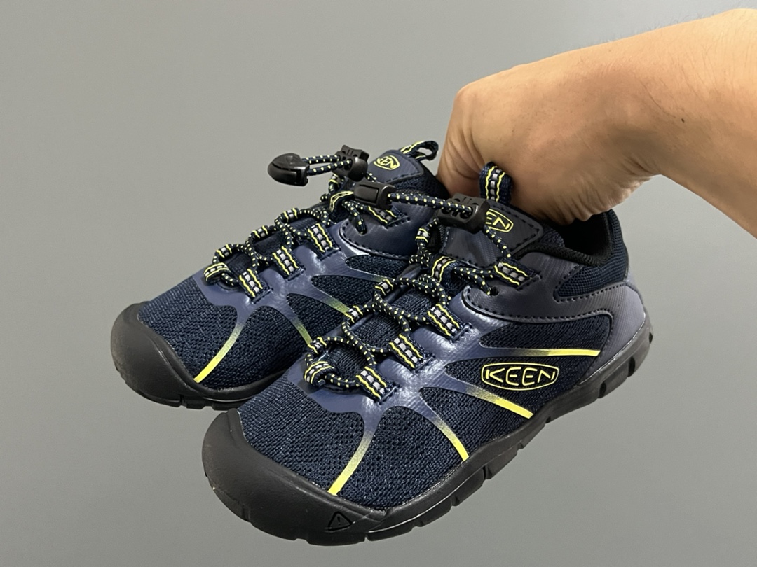 KEE*潮牌新款chandler 2cnx 冒险款户外网面儿童运动鞋 尺码:24-37码 KEEN专柜同步新品🆕 户外大佬出品,必备时尚单品❤️ 松紧扣设计,穿脱方便✌🏻 橡胶耐磨防滑大底,脚感超赞👍🏻-选品中心