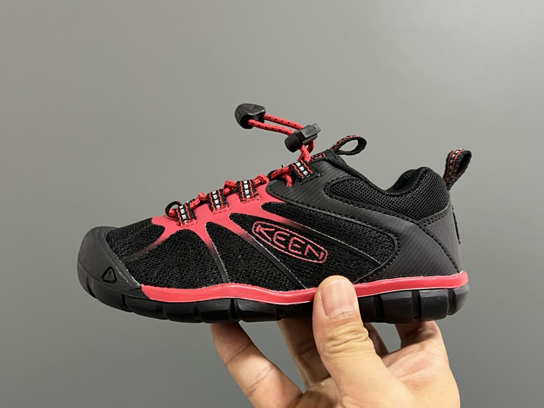 图片[3]-KEE*潮牌新款chandler 2cnx 冒险款户外网面儿童运动鞋 尺码：24-37码 户外大佬出品，必备时尚单品❤️ 松紧扣设计，穿脱方便✌🏻 橡胶耐磨防滑大底，脚感超赞👍🏻-选品中心