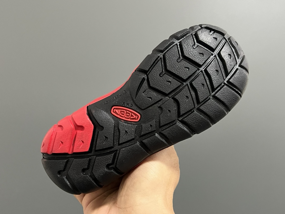 图片[4]-KEE*潮牌新款chandler 2cnx 冒险款户外网面儿童运动鞋 尺码：24-37码 户外大佬出品，必备时尚单品❤️ 松紧扣设计，穿脱方便✌🏻 橡胶耐磨防滑大底，脚感超赞👍🏻-选品中心