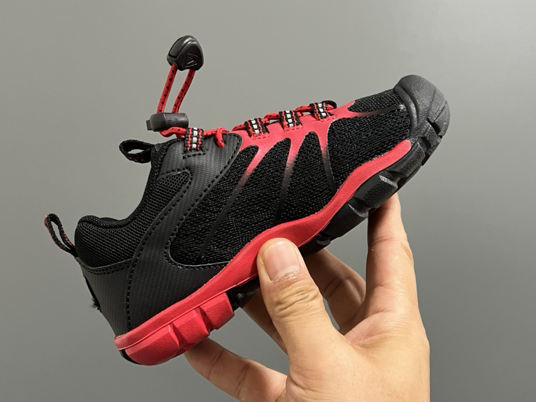 图片[5]-KEE*潮牌新款chandler 2cnx 冒险款户外网面儿童运动鞋 尺码：24-37码 户外大佬出品，必备时尚单品❤️ 松紧扣设计，穿脱方便✌🏻 橡胶耐磨防滑大底，脚感超赞👍🏻-选品中心