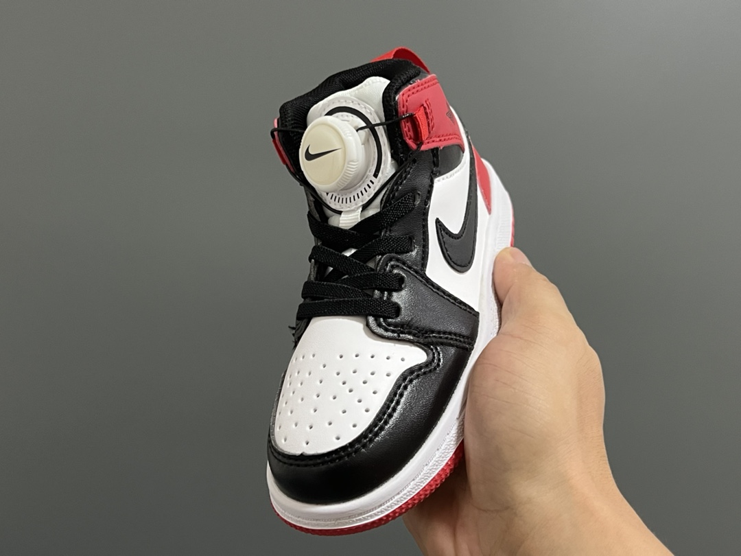 图片[3]-乔一中帮锁扣儿童运动鞋 尺码：22-37.5码 超棒的锁扣系列🔥 经典乔一中帮款式🆕 优质皮料质感超赞👍🏻 耐磨防滑大底，脚感超舒服☁️-选品中心