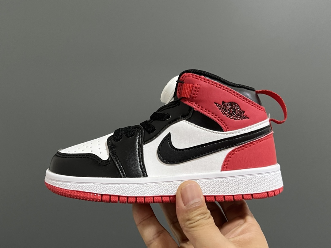 图片[4]-乔一中帮锁扣儿童运动鞋 尺码：22-37.5码 超棒的锁扣系列🔥 经典乔一中帮款式🆕 优质皮料质感超赞👍🏻 耐磨防滑大底，脚感超舒服☁️-选品中心