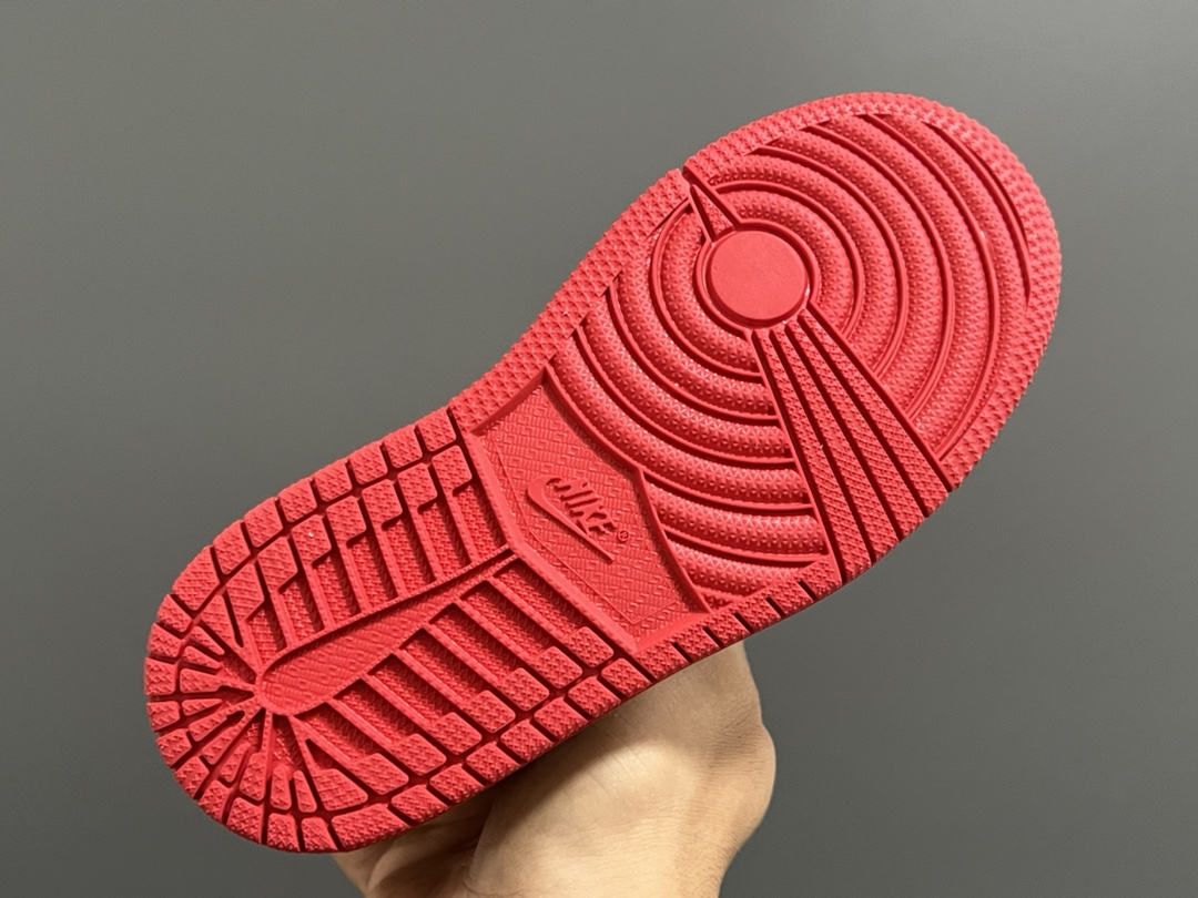 图片[5]-乔一中帮锁扣儿童运动鞋 尺码：22-37.5码 超棒的锁扣系列🔥 经典乔一中帮款式🆕 优质皮料质感超赞👍🏻 耐磨防滑大底，脚感超舒服☁️-选品中心