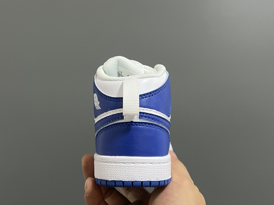 图片[8]-乔一中帮锁扣儿童运动鞋 尺码：22-37.5码 超棒的锁扣系列🔥 经典乔一中帮款式🆕 优质皮料质感超赞👍🏻 耐磨防滑大底，脚感超舒服☁️-选品中心