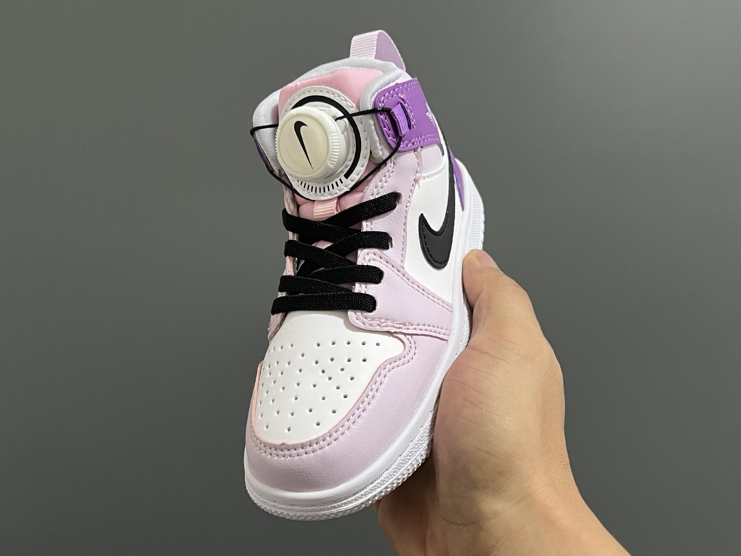 图片[3]-乔一中帮锁扣儿童运动鞋 尺码：22-37.5码 超棒的锁扣系列🔥 经典乔一中帮款式🆕 优质皮料质感超赞👍🏻 耐磨防滑大底，脚感超舒服☁️-选品中心