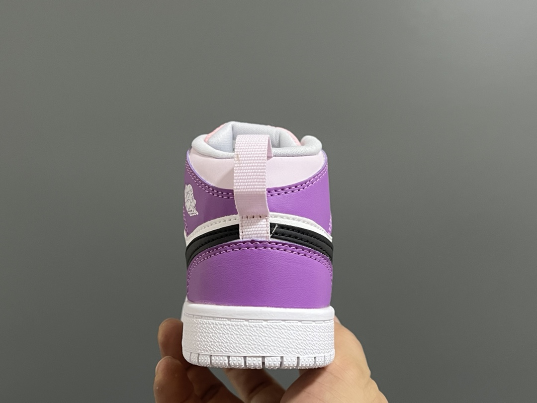 图片[7]-乔一中帮锁扣儿童运动鞋 尺码：22-37.5码 超棒的锁扣系列🔥 经典乔一中帮款式🆕 优质皮料质感超赞👍🏻 耐磨防滑大底，脚感超舒服☁️-选品中心