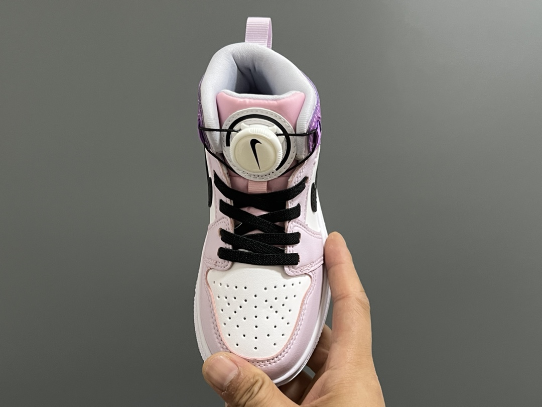 图片[8]-乔一中帮锁扣儿童运动鞋 尺码：22-37.5码 超棒的锁扣系列🔥 经典乔一中帮款式🆕 优质皮料质感超赞👍🏻 耐磨防滑大底，脚感超舒服☁️-选品中心