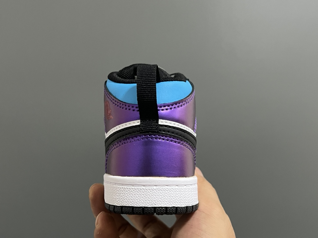 图片[7]-乔一中帮锁扣儿童运动鞋 尺码：22-37.5码 超棒的锁扣系列🔥 经典乔一中帮款式🆕 优质皮料质感超赞👍🏻 耐磨防滑大底，脚感超舒服☁️-选品中心