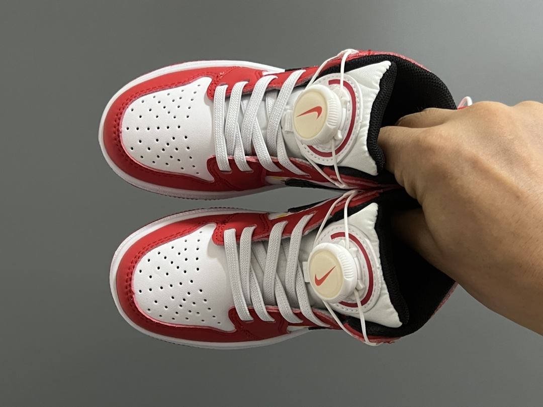 图片[2]-乔一中帮锁扣儿童运动鞋 尺码：22-37.5码 超棒的锁扣系列🔥 经典乔一中帮款式🆕 优质皮料质感超赞👍🏻 耐磨防滑大底，脚感超舒服☁️-选品中心