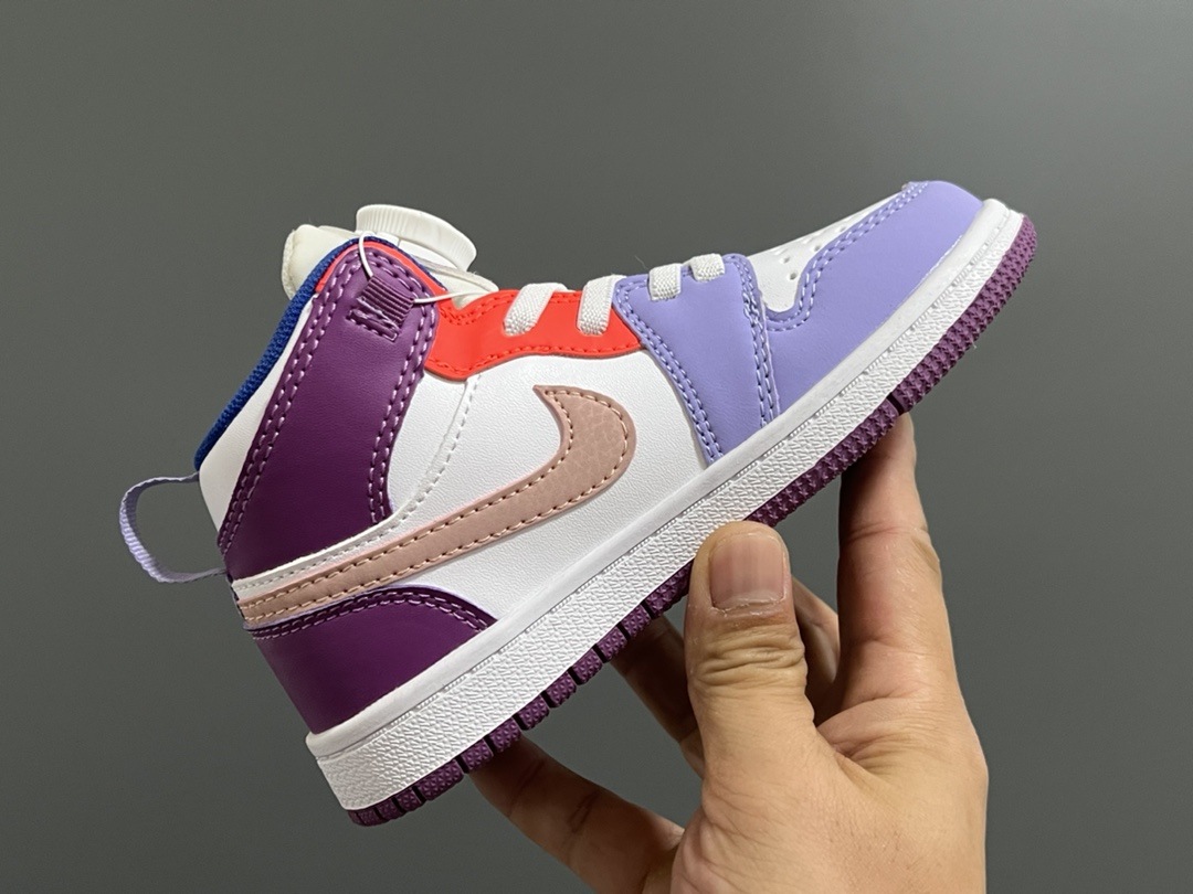 图片[6]-乔一中帮锁扣儿童运动鞋 尺码：22-37.5码 超棒的锁扣系列🔥 经典乔一中帮款式🆕 优质皮料质感超赞👍🏻 耐磨防滑大底，脚感超舒服☁️-选品中心