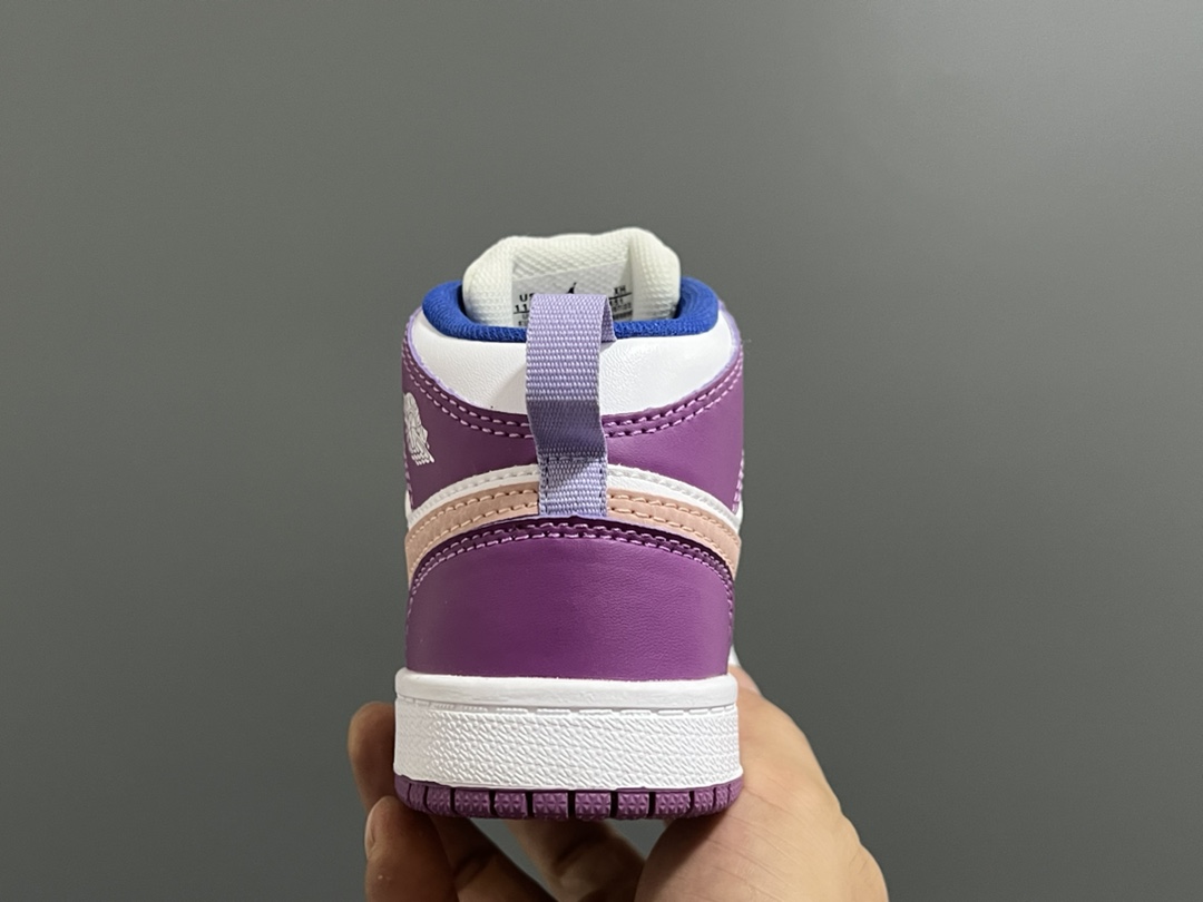 图片[7]-乔一中帮锁扣儿童运动鞋 尺码：22-37.5码 超棒的锁扣系列🔥 经典乔一中帮款式🆕 优质皮料质感超赞👍🏻 耐磨防滑大底，脚感超舒服☁️-选品中心